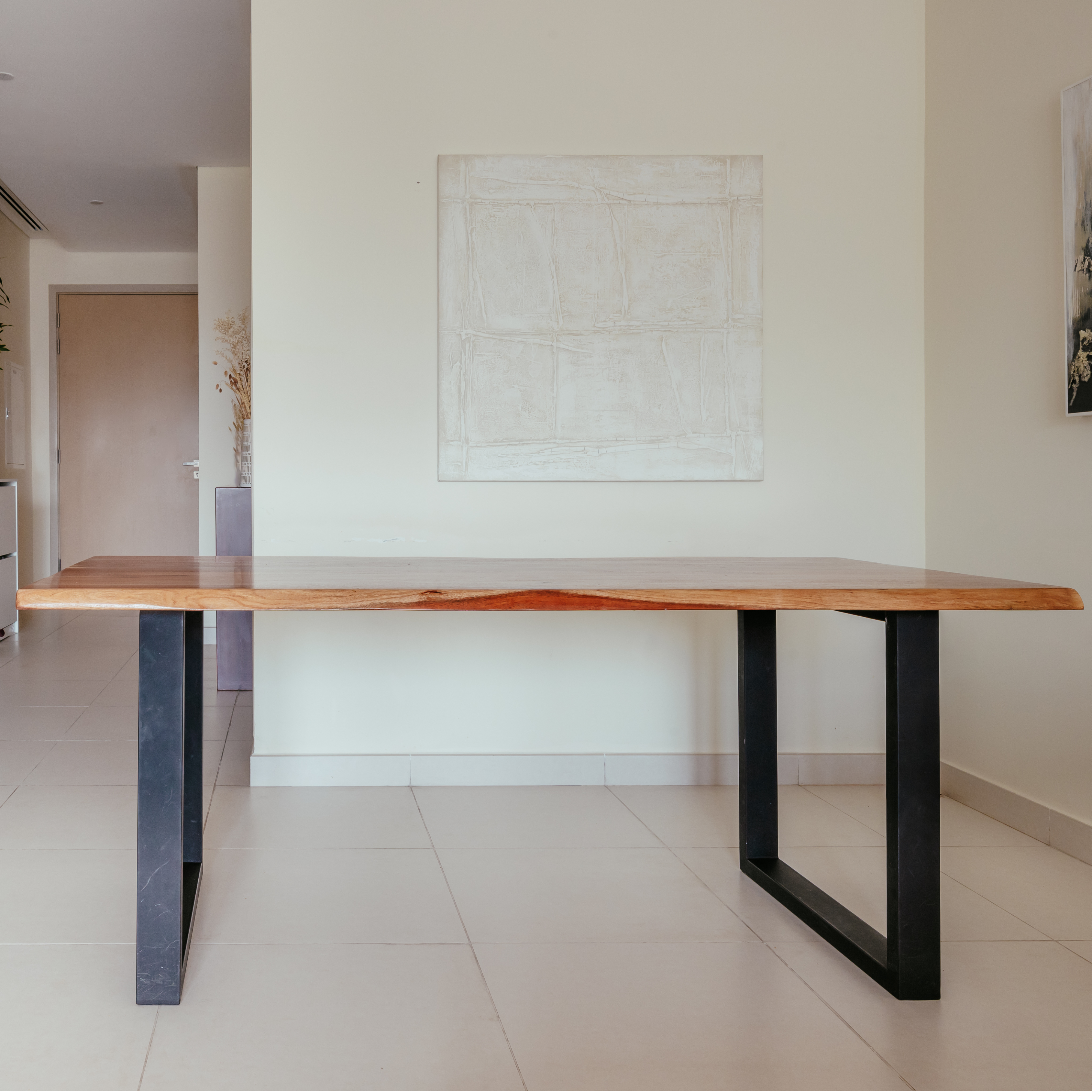 Max Dining Table