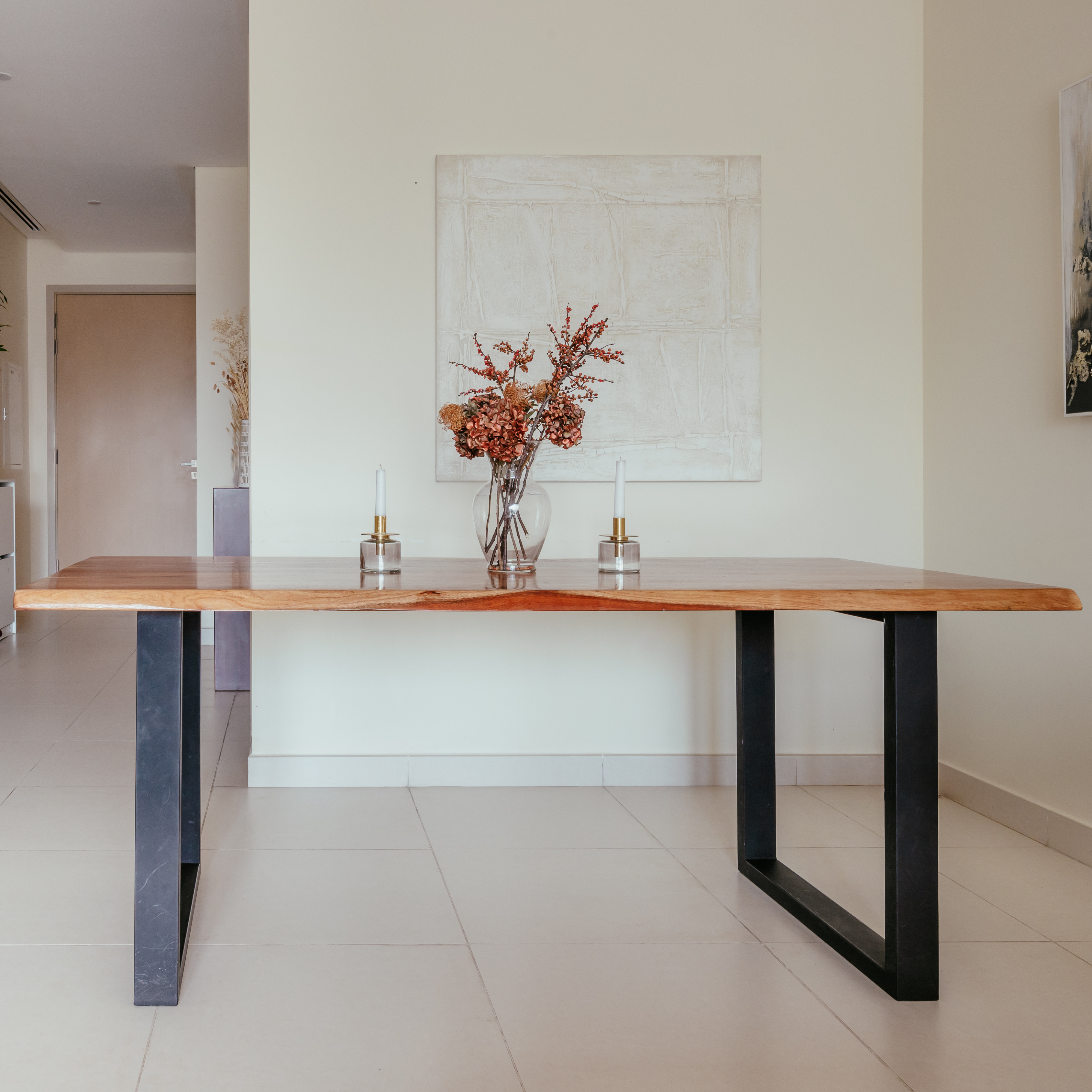 Max Dining Table