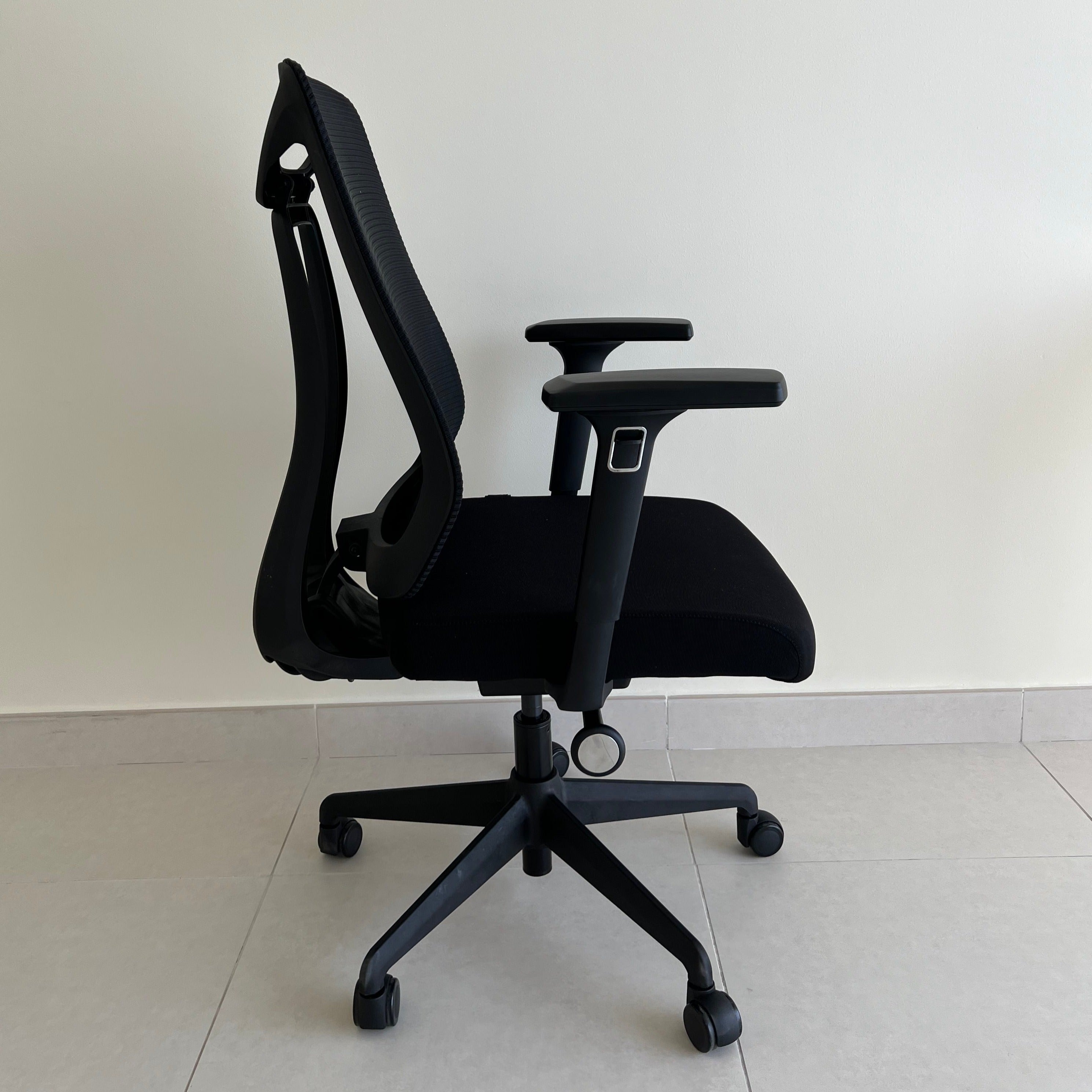 Eduardo Chair